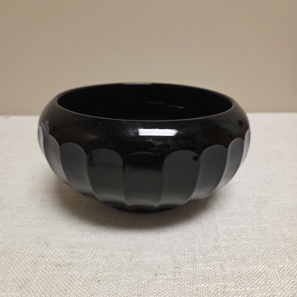 Black Milk Glass Bowl‎